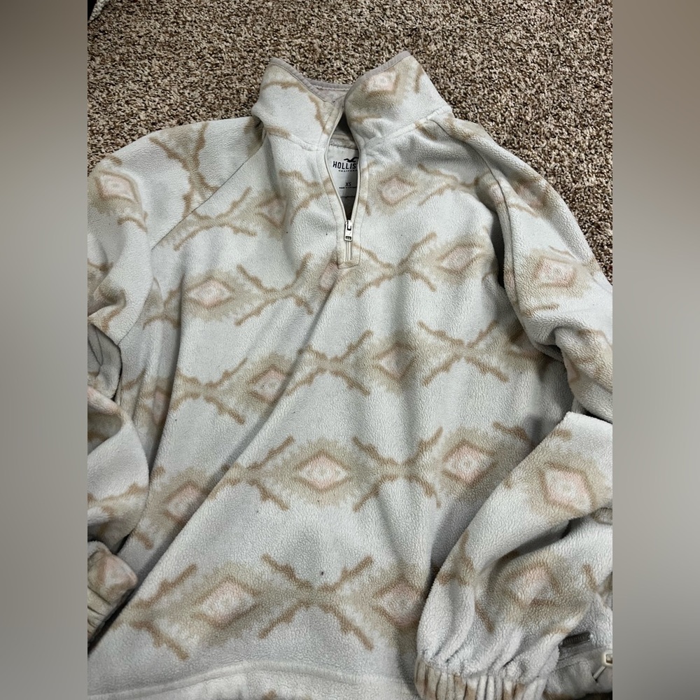 Hollister quarter zip, size xs